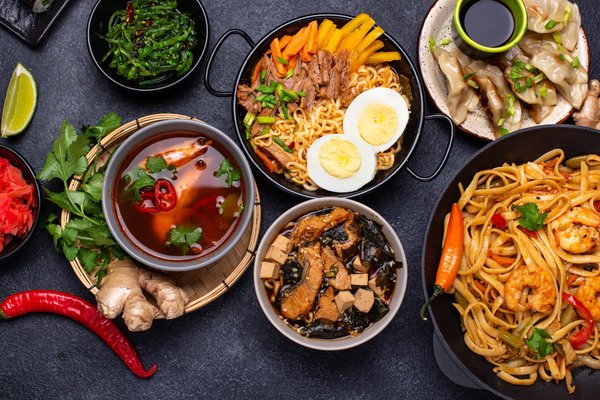 How Can You Prepare an Authentic Pad Thai with Tamarind and Peanuts?